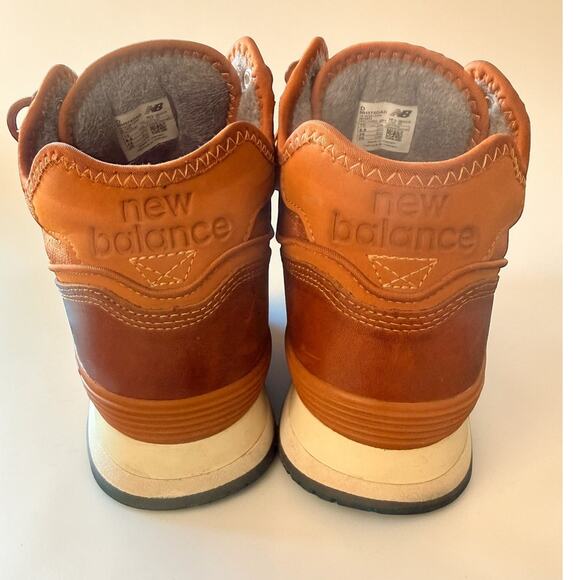 New Balance Men\'s 574 Mid Cut Brown Leather Sz. 10